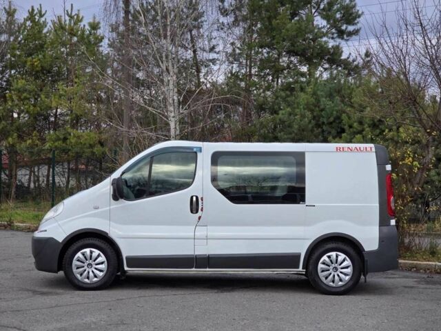 Белый Рено Трафик, объемом двигателя 2 л и пробегом 280 тыс. км за 8499 $, фото 2 на Automoto.ua