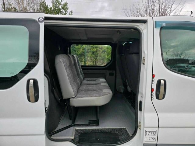 Белый Рено Трафик, объемом двигателя 2 л и пробегом 280 тыс. км за 8499 $, фото 10 на Automoto.ua