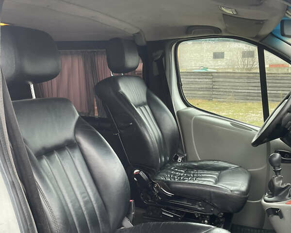 Белый Рено Трафик, объемом двигателя 2 л и пробегом 450 тыс. км за 7450 $, фото 15 на Automoto.ua