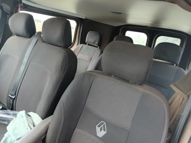 Белый Рено Трафик, объемом двигателя 2.5 л и пробегом 266 тыс. км за 4000 $, фото 3 на Automoto.ua