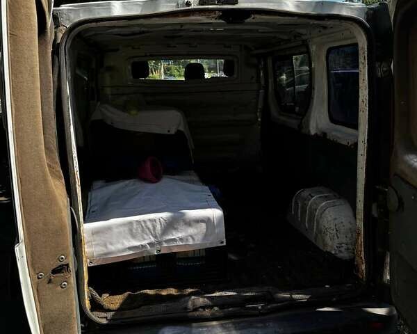 Білий Рено Трафік, об'ємом двигуна 2.5 л та пробігом 243 тис. км за 8200 $, фото 13 на Automoto.ua