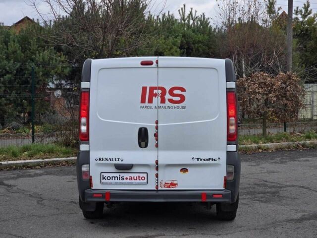 Белый Рено Трафик, объемом двигателя 2 л и пробегом 280 тыс. км за 8499 $, фото 4 на Automoto.ua