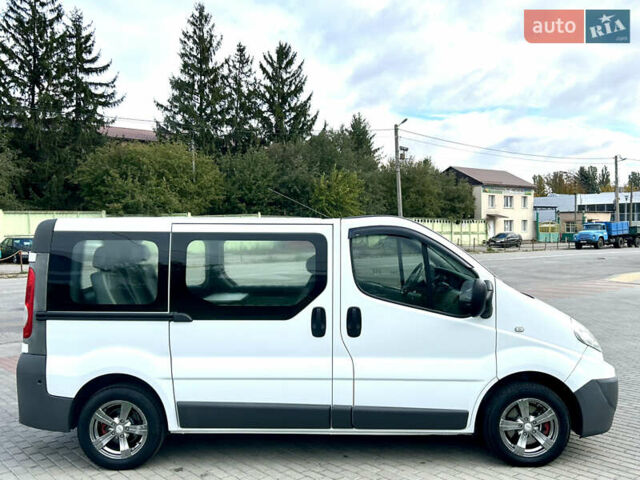 Белый Рено Трафик, объемом двигателя 2 л и пробегом 243 тыс. км за 9800 $, фото 4 на Automoto.ua
