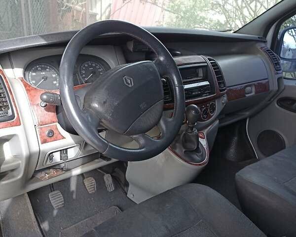 Белый Рено Трафик, объемом двигателя 2 л и пробегом 282 тыс. км за 8800 $, фото 2 на Automoto.ua