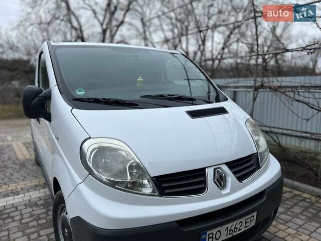 Белый Рено Трафик, объемом двигателя 2 л и пробегом 320 тыс. км за 8400 $, фото 12 на Automoto.ua