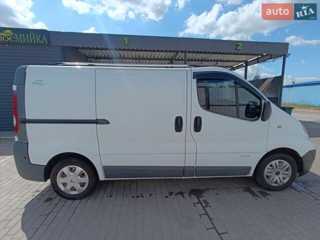 Білий Рено Трафік, об'ємом двигуна 2 л та пробігом 412 тис. км за 8300 $, фото 2 на Automoto.ua