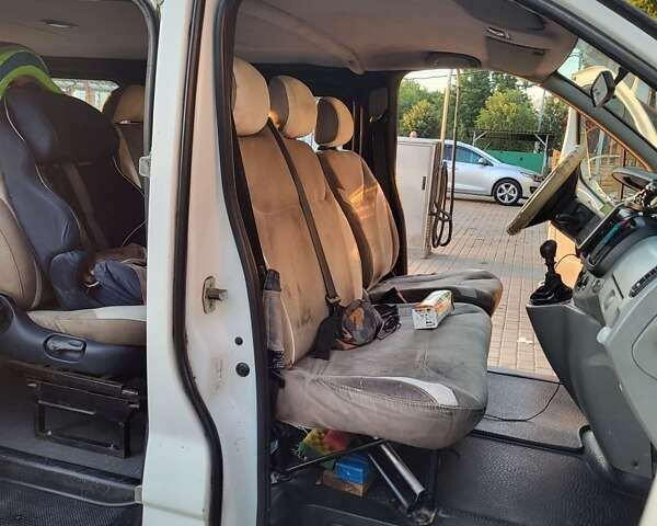 Білий Рено Трафік, об'ємом двигуна 2 л та пробігом 168 тис. км за 9600 $, фото 11 на Automoto.ua