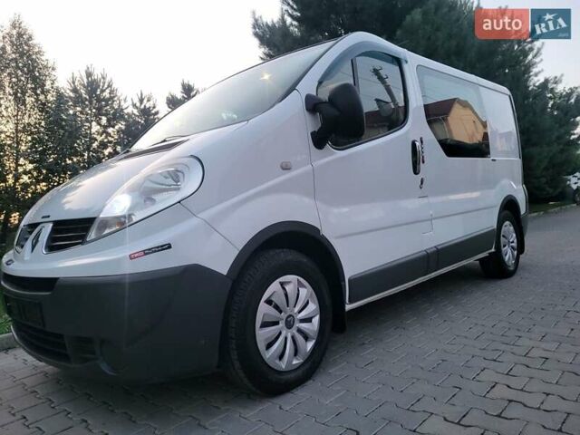 Белый Рено Трафик, объемом двигателя 2 л и пробегом 276 тыс. км за 8500 $, фото 38 на Automoto.ua