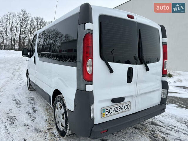 Белый Рено Трафик, объемом двигателя 2 л и пробегом 450 тыс. км за 8000 $, фото 5 на Automoto.ua