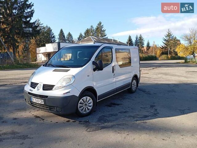 Рено Трафик 2008 в Виньковцах на Automoto.ua Белый Рено Трафик, объемом двигателя 2 л и пробегом 280 тыс. км за 8267 $, фото 1 на Automoto.ua
