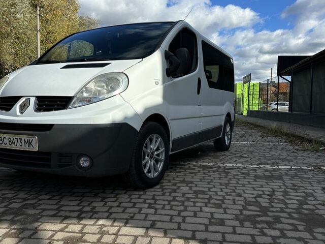 Белый Рено Трафик, объемом двигателя 2.5 л и пробегом 307 тыс. км за 7400 $, фото 7 на Automoto.ua