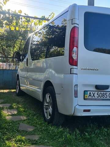 Белый Рено Трафик, объемом двигателя 2 л и пробегом 282 тыс. км за 8800 $, фото 3 на Automoto.ua