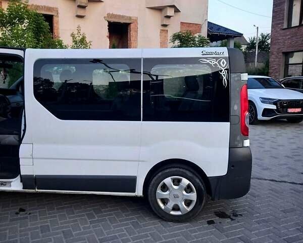 Белый Рено Трафик, объемом двигателя 2 л и пробегом 330 тыс. км за 9500 $, фото 15 на Automoto.ua