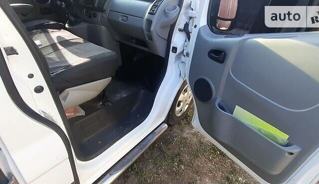 Белый Рено Трафик, объемом двигателя 2 л и пробегом 500 тыс. км за 9300 $, фото 9 на Automoto.ua