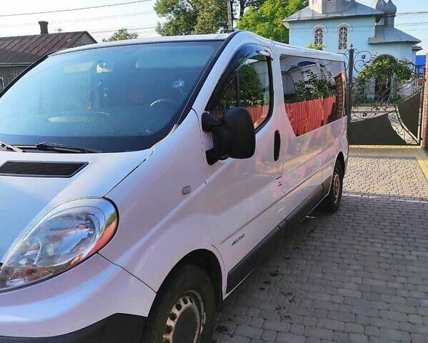 Білий Рено Трафік, об'ємом двигуна 2.5 л та пробігом 280 тис. км за 8500 $, фото 21 на Automoto.ua