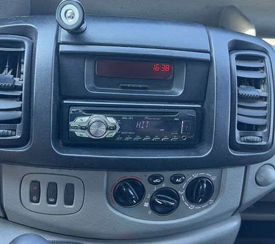 Білий Рено Трафік, об'ємом двигуна 2 л та пробігом 566 тис. км за 6000 $, фото 11 на Automoto.ua