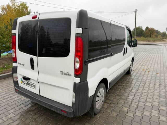 Белый Рено Трафик, объемом двигателя 2 л и пробегом 311 тыс. км за 10310 $, фото 3 на Automoto.ua