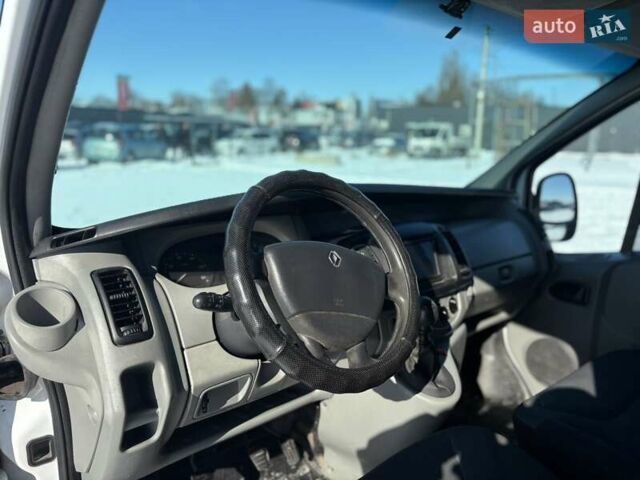 Белый Рено Трафик, объемом двигателя 2 л и пробегом 311 тыс. км за 7999 $, фото 9 на Automoto.ua