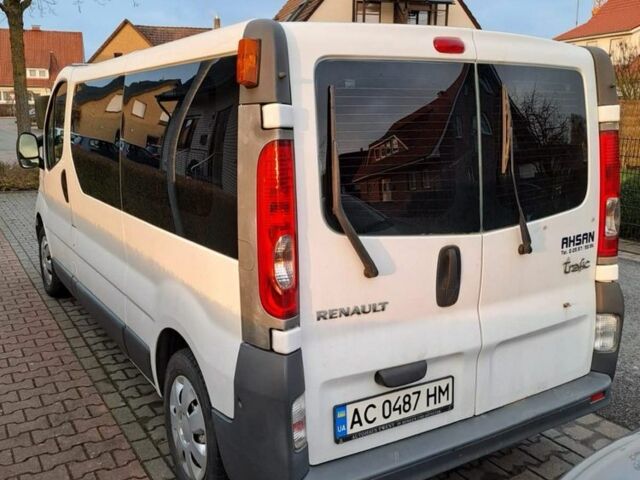 Білий Рено Трафік, об'ємом двигуна 2 л та пробігом 312 тис. км за 9000 $, фото 2 на Automoto.ua