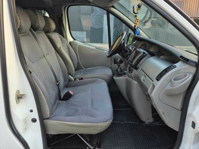 Білий Рено Трафік, об'ємом двигуна 2 л та пробігом 493 тис. км за 7295 $, фото 14 на Automoto.ua