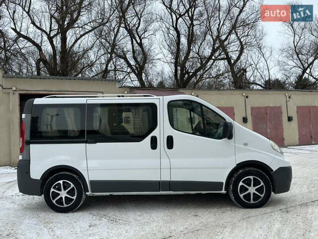 Белый Рено Трафик, объемом двигателя 2 л и пробегом 205 тыс. км за 8900 $, фото 22 на Automoto.ua