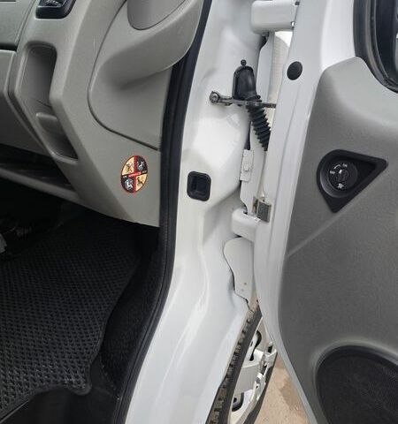 Білий Рено Трафік, об'ємом двигуна 2 л та пробігом 310 тис. км за 9200 $, фото 59 на Automoto.ua