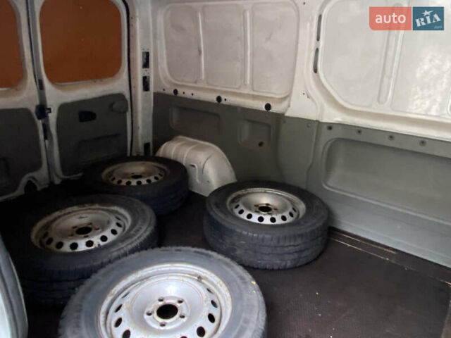 Белый Рено Трафик, объемом двигателя 2 л и пробегом 423 тыс. км за 8500 $, фото 8 на Automoto.ua