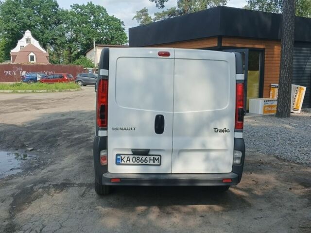 Белый Рено Трафик, объемом двигателя 2 л и пробегом 324 тыс. км за 8000 $, фото 6 на Automoto.ua