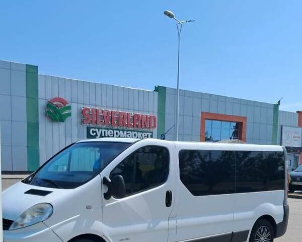 Білий Рено Трафік, об'ємом двигуна 2 л та пробігом 320 тис. км за 12000 $, фото 2 на Automoto.ua