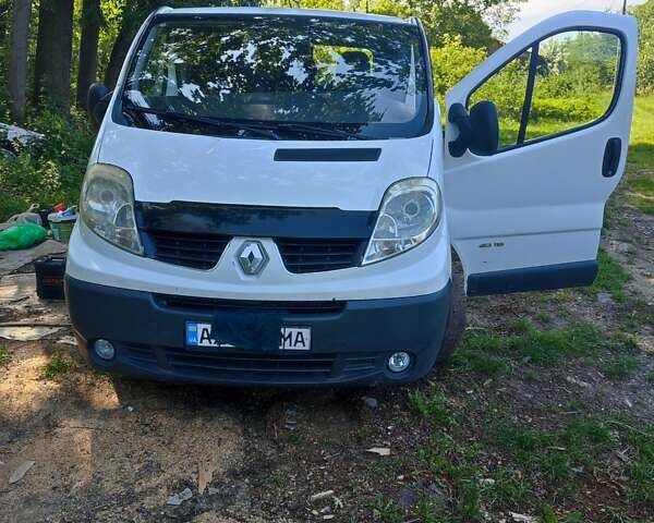 Белый Рено Трафик, объемом двигателя 2 л и пробегом 275 тыс. км за 8500 $, фото 5 на Automoto.ua