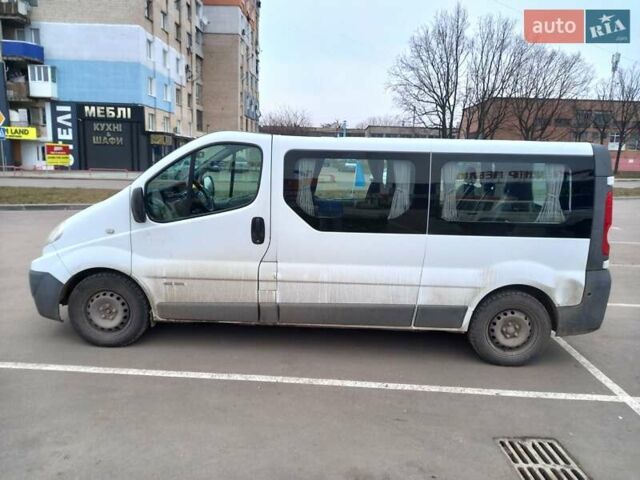 Білий Рено Трафік, об'ємом двигуна 2.5 л та пробігом 315 тис. км за 10200 $, фото 1 на Automoto.ua