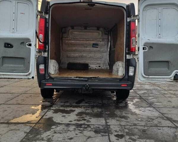 Белый Рено Трафик, объемом двигателя 2 л и пробегом 376 тыс. км за 7700 $, фото 2 на Automoto.ua