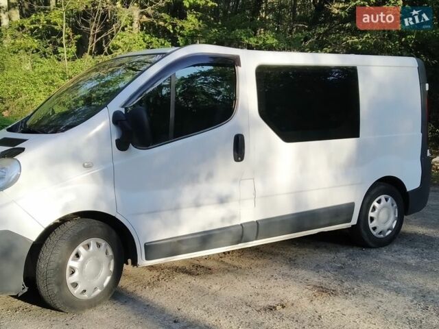 Белый Рено Трафик, объемом двигателя 2 л и пробегом 390 тыс. км за 9900 $, фото 3 на Automoto.ua