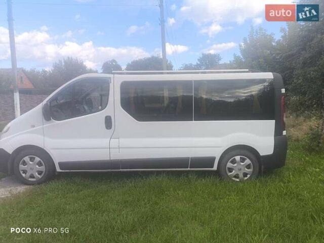 Белый Рено Трафик, объемом двигателя 2 л и пробегом 324 тыс. км за 10200 $, фото 2 на Automoto.ua