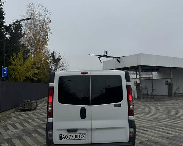 Білий Рено Трафік, об'ємом двигуна 2 л та пробігом 425 тис. км за 9800 $, фото 2 на Automoto.ua