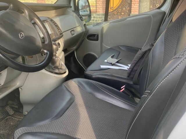 Белый Рено Трафик, объемом двигателя 2 л и пробегом 240 тыс. км за 6800 $, фото 7 на Automoto.ua