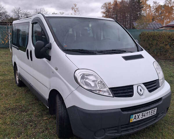 Рено Трафик 2009 в Валках на Automoto.ua Белый Рено Трафик, объемом двигателя 2 л и пробегом 307 тыс. км за 9000 $, фото 9 на Automoto.ua