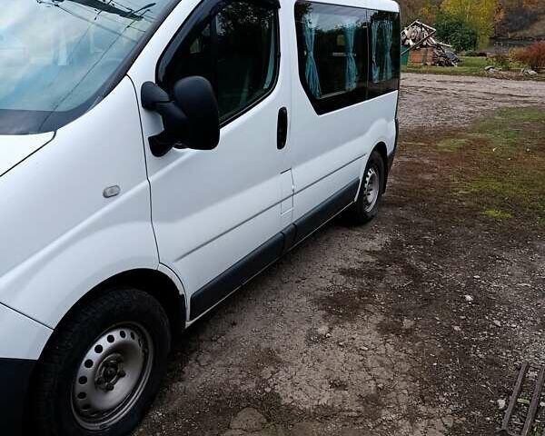 Белый Рено Трафик, объемом двигателя 2 л и пробегом 307 тыс. км за 9200 $, фото 9 на Automoto.ua