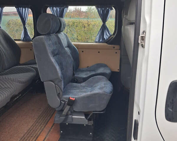 Рено Трафик 2009 в Валках на Automoto.ua Белый Рено Трафик, объемом двигателя 2 л и пробегом 307 тыс. км за 9000 $, фото 22 на Automoto.ua