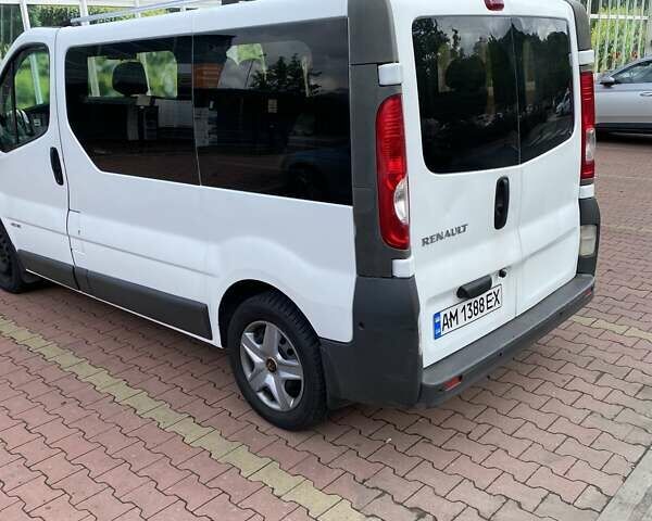 Белый Рено Трафик, объемом двигателя 2 л и пробегом 313 тыс. км за 8400 $, фото 4 на Automoto.ua