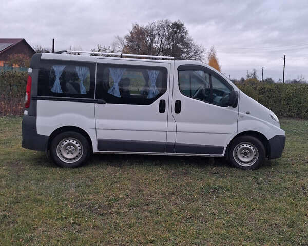 Рено Трафик 2009 в Валках на Automoto.ua Белый Рено Трафик, объемом двигателя 2 л и пробегом 307 тыс. км за 9000 $, фото 16 на Automoto.ua