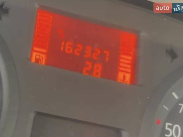 Білий Рено Трафік, об'ємом двигуна 2 л та пробігом 165 тис. км за 8900 $, фото 13 на Automoto.ua