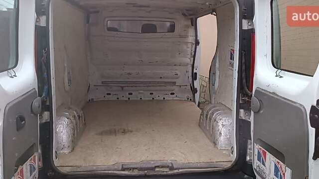 Білий Рено Трафік, об'ємом двигуна 2 л та пробігом 377 тис. км за 7000 $, фото 8 на Automoto.ua