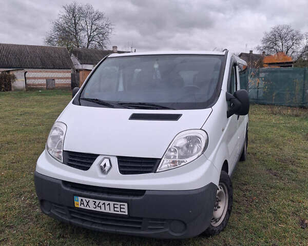 Рено Трафик 2009 в Валках на Automoto.ua Белый Рено Трафик, объемом двигателя 2 л и пробегом 307 тыс. км за 9000 $, фото 14 на Automoto.ua