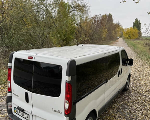 Белый Рено Трафик, объемом двигателя 2 л и пробегом 344 тыс. км за 9400 $, фото 7 на Automoto.ua