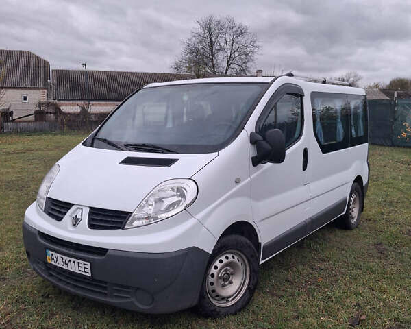 Рено Трафик 2009 в Валках на Automoto.ua Белый Рено Трафик, объемом двигателя 2 л и пробегом 307 тыс. км за 9000 $, фото 8 на Automoto.ua