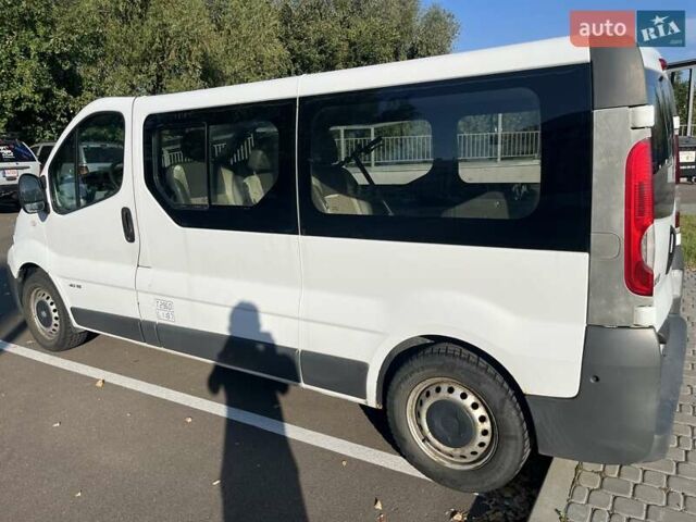 Белый Рено Трафик, объемом двигателя 2 л и пробегом 343 тыс. км за 7900 $, фото 2 на Automoto.ua