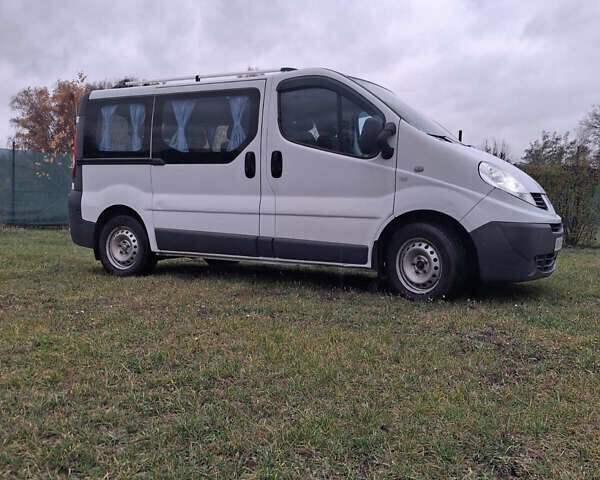 Рено Трафик 2009 в Валках на Automoto.ua Белый Рено Трафик, объемом двигателя 2 л и пробегом 307 тыс. км за 9000 $, фото 2 на Automoto.ua