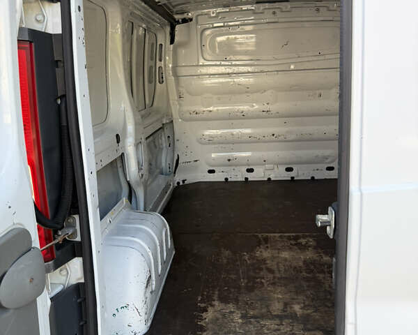 Белый Рено Трафик, объемом двигателя 2 л и пробегом 225 тыс. км за 7500 $, фото 15 на Automoto.ua