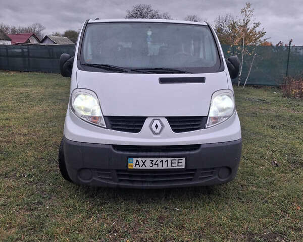 Рено Трафик 2009 в Валках на Automoto.ua Белый Рено Трафик, объемом двигателя 2 л и пробегом 307 тыс. км за 9000 $, фото 1 на Automoto.ua